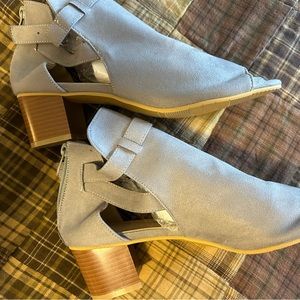 Womens open toe bootie-taupe/grey size 10